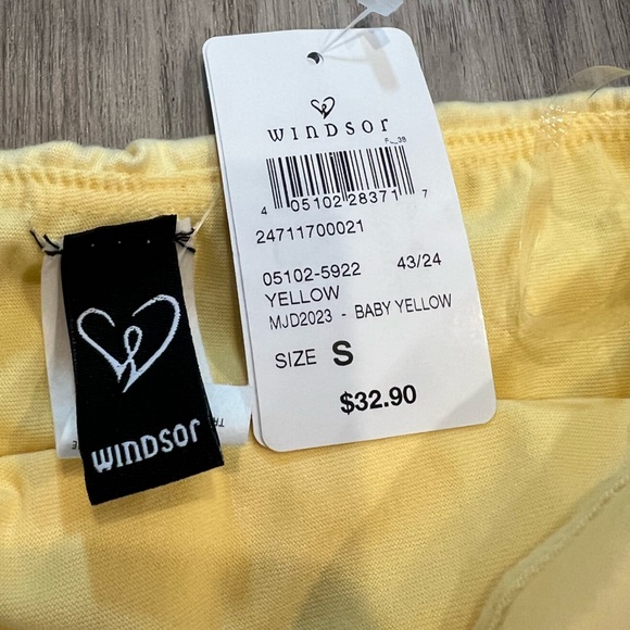 Assorted romper and dresses sold individually - Picture 8 of 11